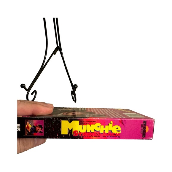 Munchie Strikes Back: VHS 1994: Roger Corman Classic Movie - Picture 3 of 4